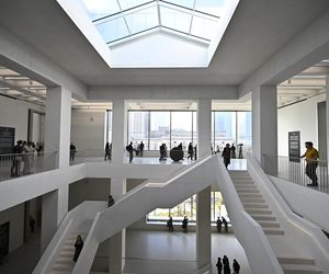 Wanny, buty i manekiny za 851 tys. zł? Ale sztuka! „To jedna z najbardziej wpływowych artystek na świecie”