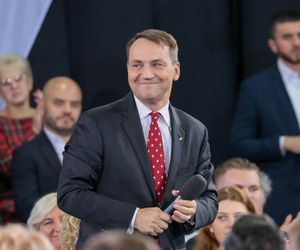 Tak się stroi Radosław Sikorski 