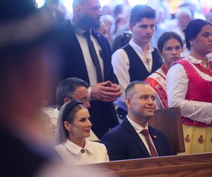 Fałszywy ksiądz zakłócił mszę z udziałem prezydenta Nawrockiego