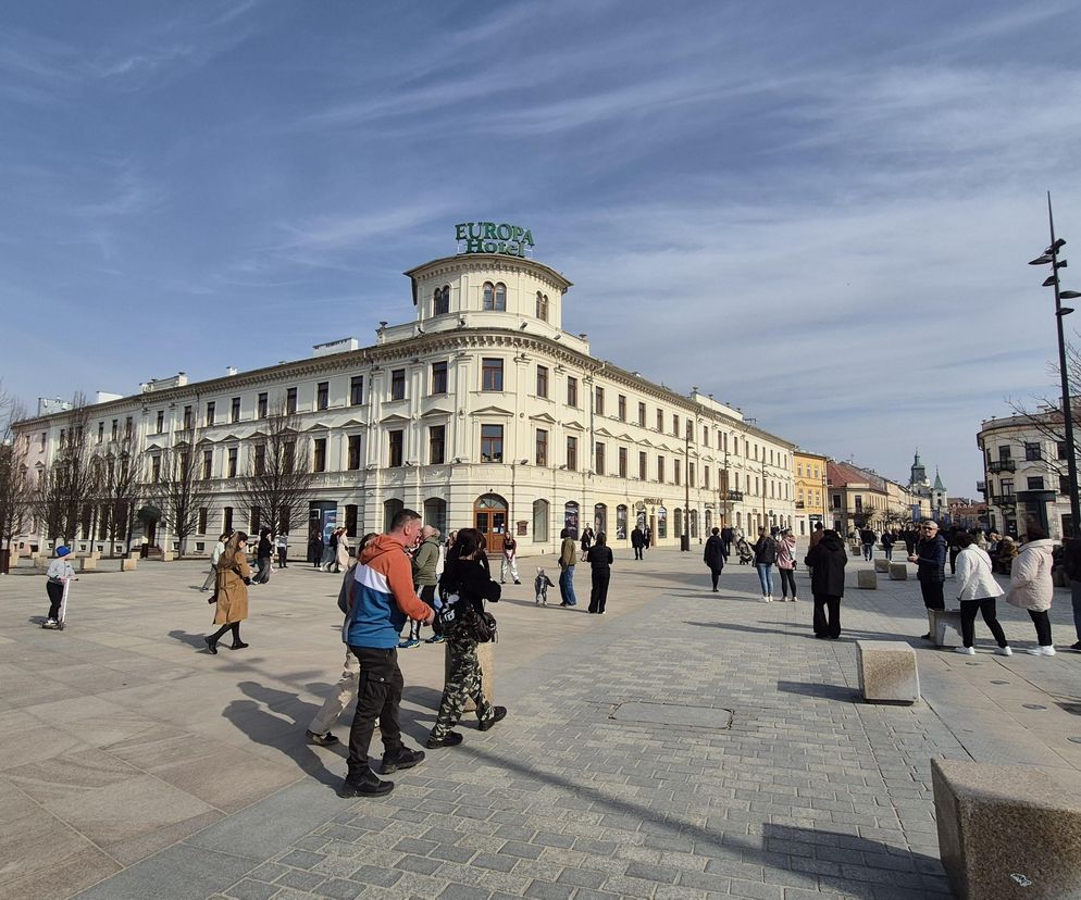 Powstał w drugiej połowie XIX wieku. Dziś zdobi Plac Litewski. Historia Hotelu Europa w Lublinie