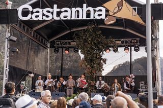 Radosna fiesta, wielka parada i pyszne jedzenie. Jesienią Madera udowadnia, że najlepsze pieczone kasztany nie są z placu Pigalle