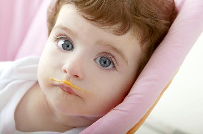 Żywienie niemowląt: gotowe potrawy ze słoiczków