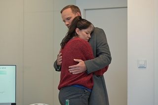 Pierwsza miłość, odcinek 4002: Lilka (Sylwia Sokołowska), Janek (Maciej Mikołajczyk)