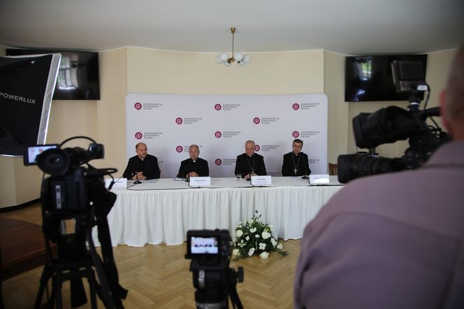 Biskupi po obradach o lekcjach religii i komisji ds. wykorzystywania seksualnego