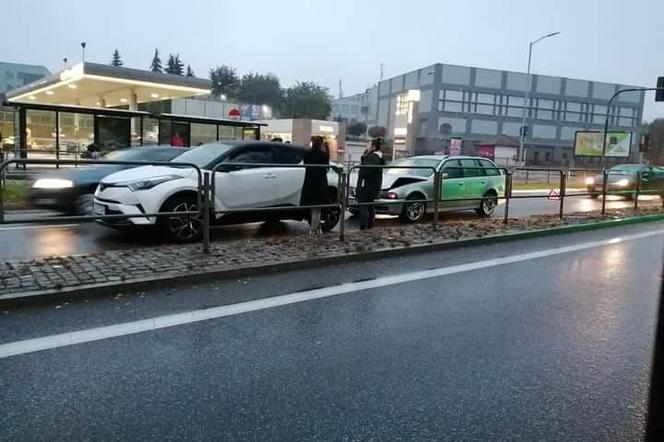 Potężne korki o poranku w Katowicach. Wszystko przez kolizję na zjeździe z autostrady A4