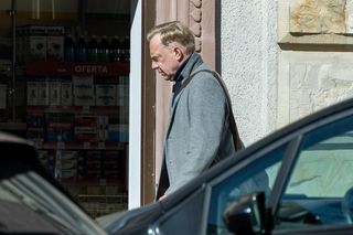 Arkadiusz Janiczek wychyla małpkę w samo południe