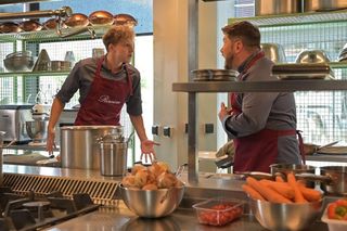 Co wydarzy się w “Pierwszej miłości” na początku listopada? Streszczenia odcinków 4086 - 4090