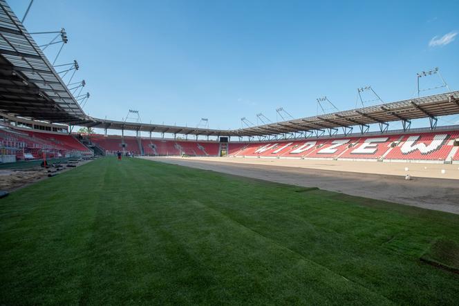 Nowa murawa na stadionie Widzewa