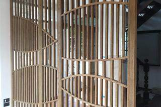 Ścianka działowa z lameli - zdjęcia