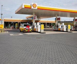 Wakacyjna loteria „Podróże marzeń z Shell” dobiegła końca. Nowiutki kamper trafił do właściciela na stacji w Sękocinie