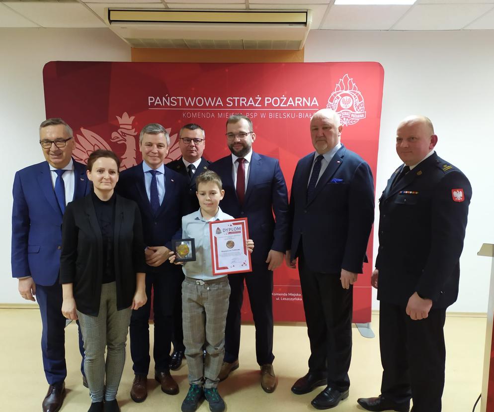 10-letni bohater z Czechowic-Dziedzic. Zaalarmował służby o pożarze