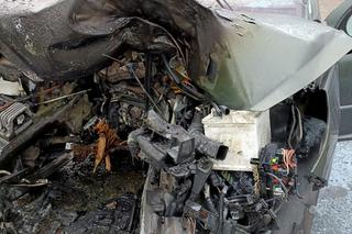 Śmiertelny wypadek pod Pleszewem. W aucie 40-latki wybuchł pożar [ZDJĘCIA]