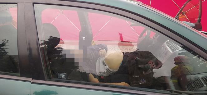 Dramatyczny wypadek w Siedlcach. Zasłabł za kierownicą i huknął hondą w słup. Nie żyje