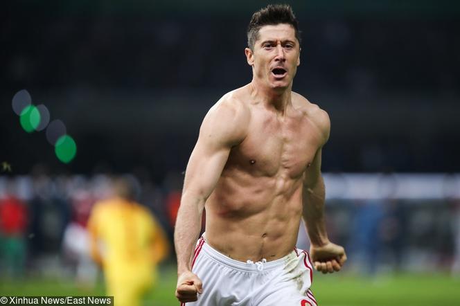 Robert Lewandowski pokazał swoje MAJTKI! Uważni obserwatorzy zobaczyli TO [ZDJĘCIE]