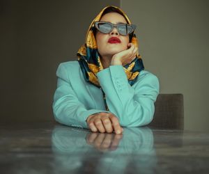 Te kolory będą rządzić jesienią i zimą 2025/26. Sprawdź, czy masz je w swojej szafie 