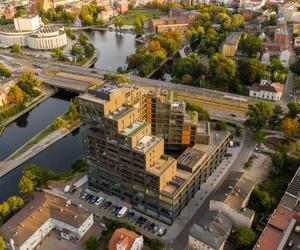 Bydgoski podróżnik i fotograf zabiera nas na wirtualny spacer po mieście. Można przyjrzeć się nawet detalom elewacji kamienic 