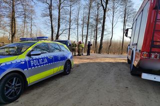 Ciało mężczyzny w podpalonym trzcianowisku. Podejrzani usłyszeli zarzuty