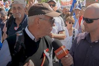 83-letni Stanisław z Wrocławia rozpłakał się na Marszu 4 czerwca! Przyjechał dla prawnuków [WIDEO]
