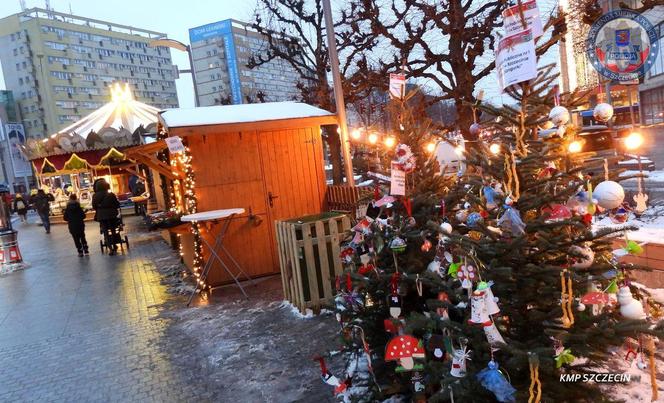 Policja na Jarmarku Bożonarodzeniowym w Szczecinie