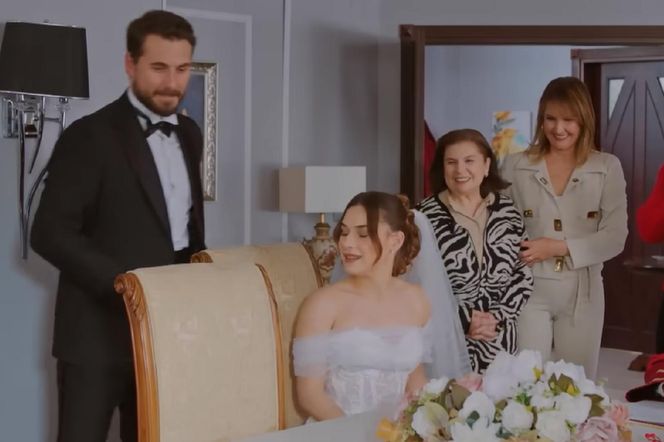 Miłość i nadzieja. To będzie ostatni odcinek tureckiego serialu! Data emisji wielkiego finału już ogłoszona - ZDJĘCIA