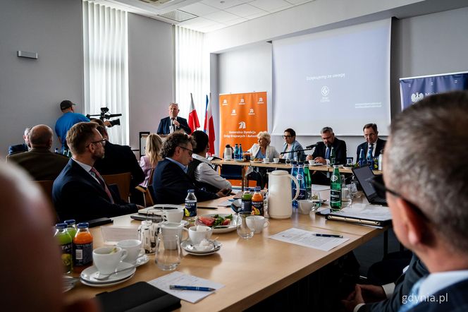 Posiedzenie sejmowej Komisji Infrastruktury w Porcie Gdynia