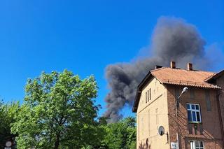 Ogromny pożar w Świętochłowicach! Czarny dym nad miastem. Płoną toksyczne śmieci!