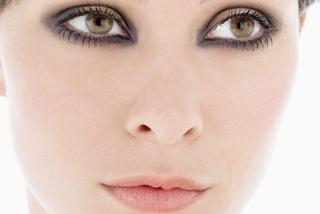 Trend makijażowy na opadającą powiekę – foxy eyes