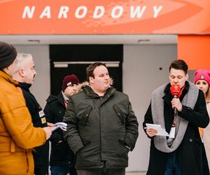 Ksiądz Marcin Stopka został spikerem stadionowym