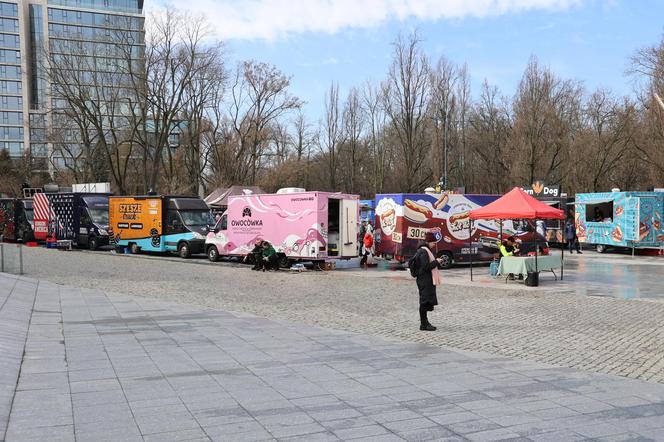 Żarciowozy rozpoczęły sezon 2024 na pl. Teatralnym w Lublinie