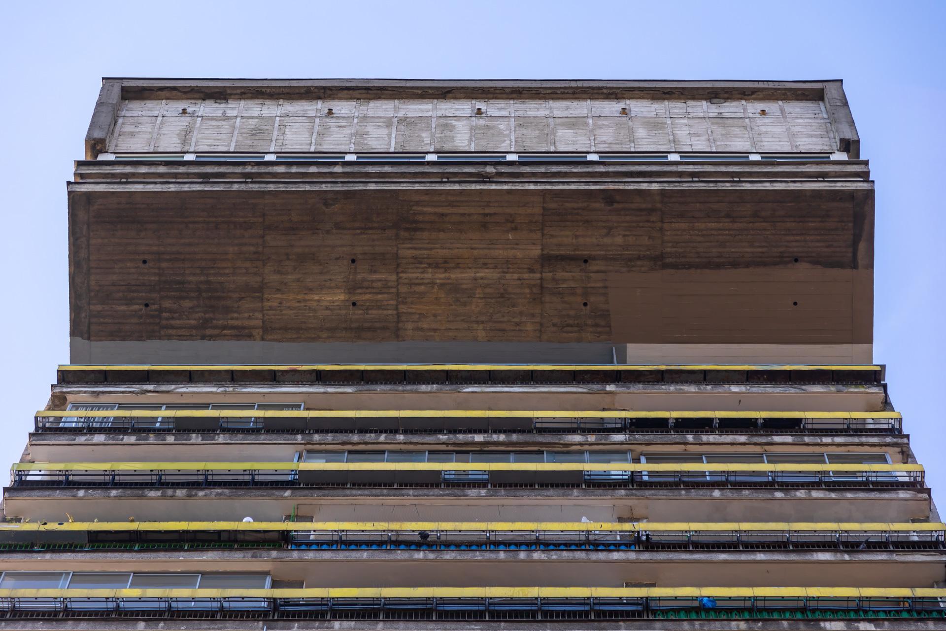 Młotek na Smolnej 8 w Warszawie. Zobacz zdjęcia symbolu luksusowych mieszkań w PRL-u