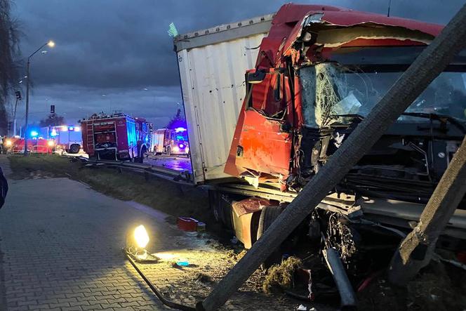 Tragiczny wypadek pod Toruniem. Nie żyją strażacy z OSP Czernikowo [AKTUALIZACJA]