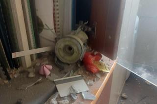 Zdjęcia z Komendy Głównej Policji po wystrzale z granatnika