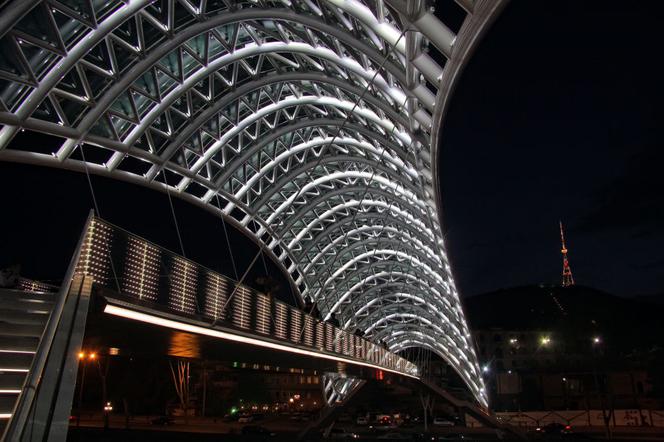 Mosty na świecie. Most Pokoju w Tbilisi