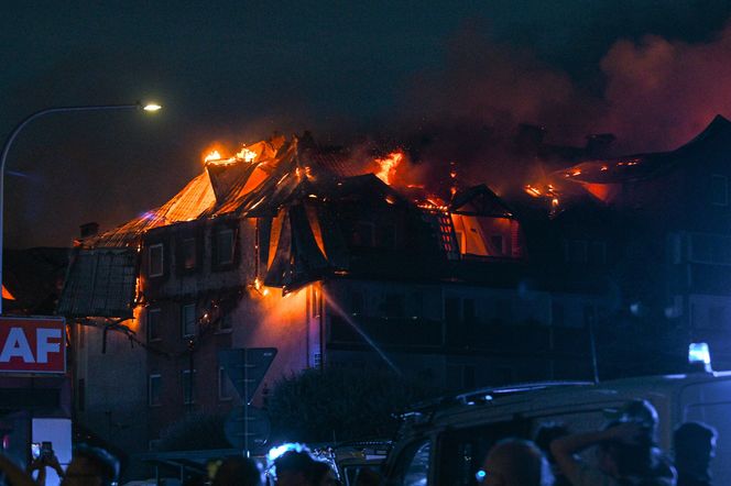 Pożar bloku w Ząbkach. Przerażające zdjęcia z miejsca tragedii