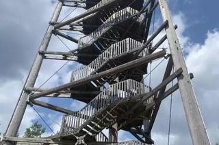 Wieża obecnie prezentuje się tak