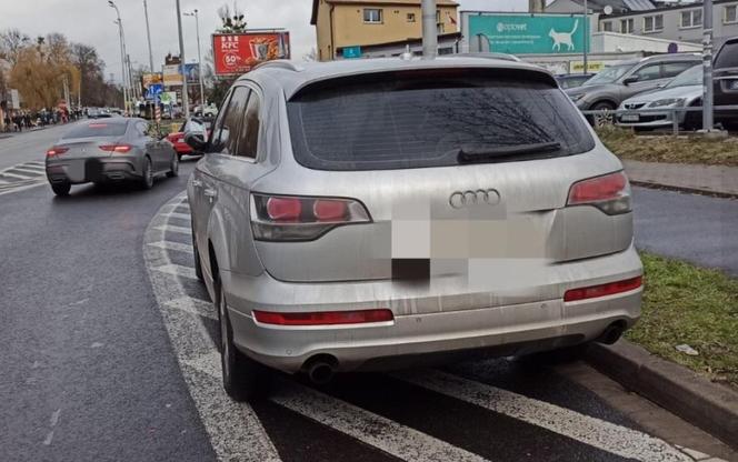 Tak zaparkował luksusowe auto w centrum Wrocławia. Mandat i 8 punktów karnych