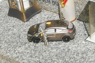 Na grobie Patryka P. stanął niezwykły przedmiot. Ma symboliczne znaczenie?