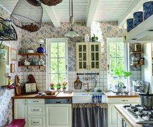 Drewniany dom Renaty i Grzegorza – kuchnia retro, lecz nowoczesna 
