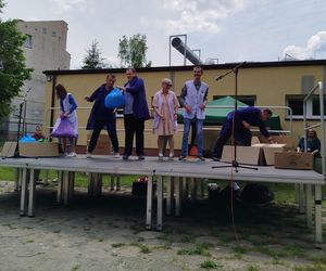 Przez lata ŚDS w Siedlcach działał w dwóch lokalizacjach, teraz już oficjalnie funkcjonuje w jednym miejscu, w budynkach dostosowanych do potrzeb osób z niepełnosprawnościami. 