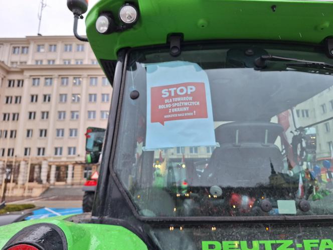 Rolnicy w Rzeszowie wyjechali na ulice. Trwa strajk generalny 