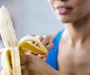 Co się dzieje z ciałem gdy jesz za dużo bananów? 7 potencjalnych skutków ubocznych