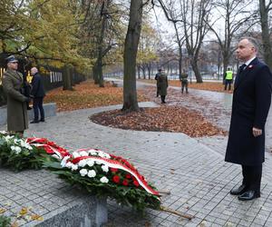 Andrzej Duda złożył wieńce przed pomnikami Ojców Niepodległości