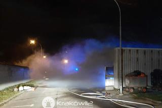 Pożar w krakowskim szpitalu im. Ludwika Rydygiera. Spaliły się pojazdy do transportu pacjentów