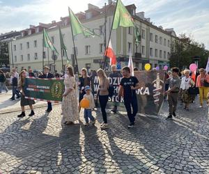 13. Marsz dla Życia i Rodziny zgromadził tłumy na ulicach Białegostoku [ZDJĘCIA]