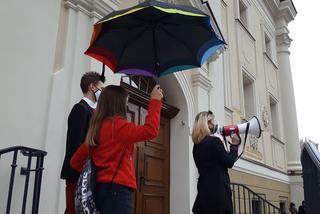 Idą lwice na ulice. Mieszkańcy Leszna znów protestują