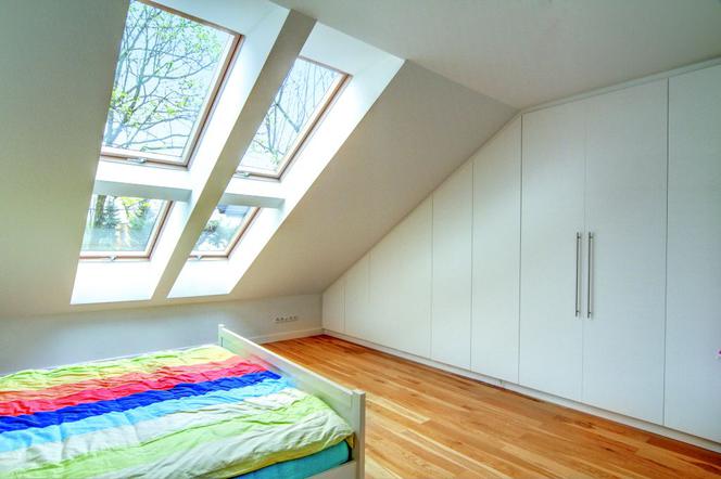 zespolenie 2 x 2 - okna dachowe w sypialni