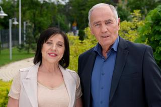 M jak miłość odc. 1752. Jerzy Argasiński (Karol Strasburger), Iwona Kryńska (Hanna Śleszyńska)