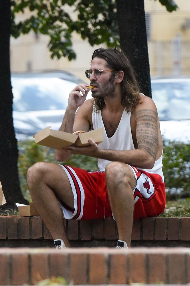 Radzimir Dębski umówił się ze znajomymi na burgera