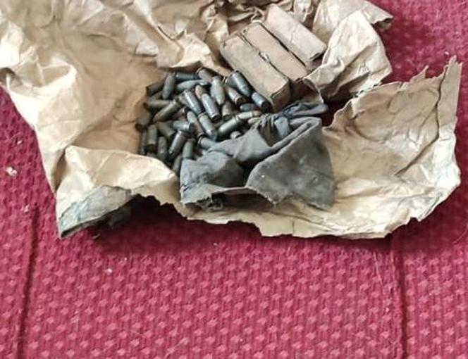 W centrum Tarnowa znaleźli... pistolet maszynowy. Obok leżały naboje i magazynek