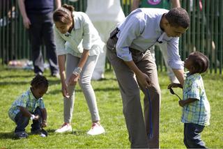 Barack Obama toczy jaja w Białym Domu 